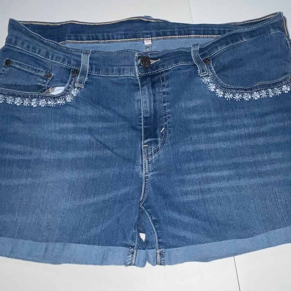Levis Womens Sz 32 Blue Flower Inlaid Stretch Jean Shorts 32W 4I
